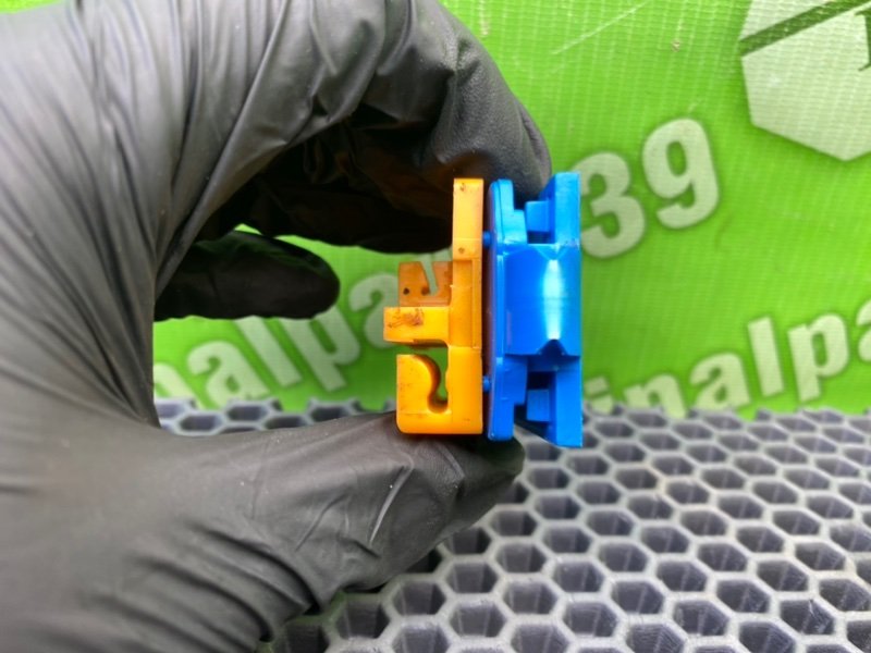 Направляющие, 1000 рублей, Калининград