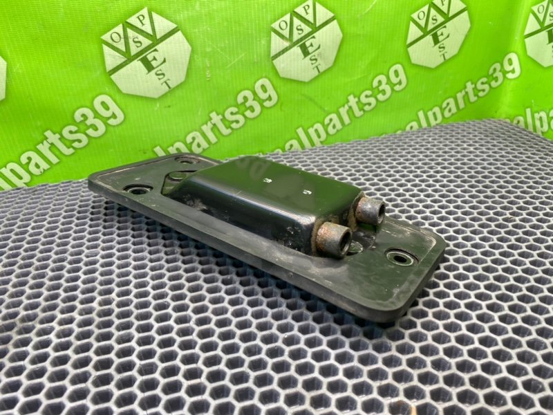 Кронштейн, 600 рублей, Калининград