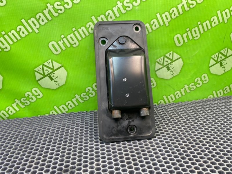 Кронштейн, 600 рублей, Калининград