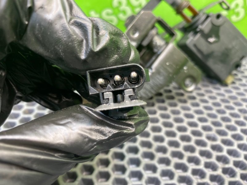 Замок стекла багажника, 1300 рублей, Калининград