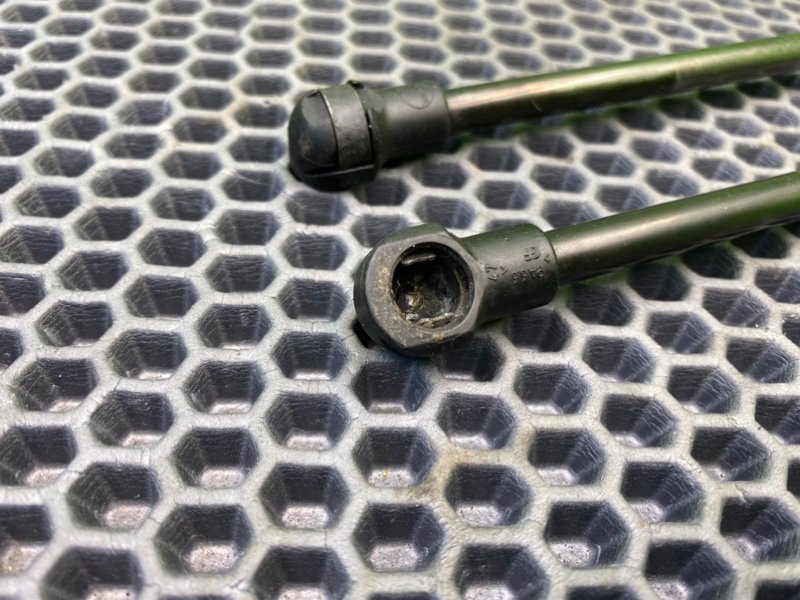 Амортизатор капота, 800 рублей, Калининград