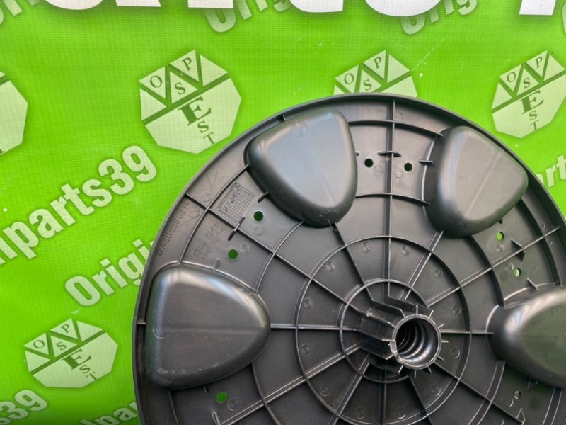 Крепление запаски, 1000 рублей, Калининград