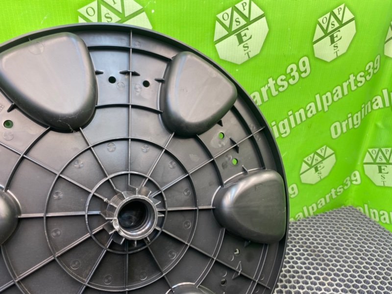 Крепление запаски, 1000 рублей, Калининград