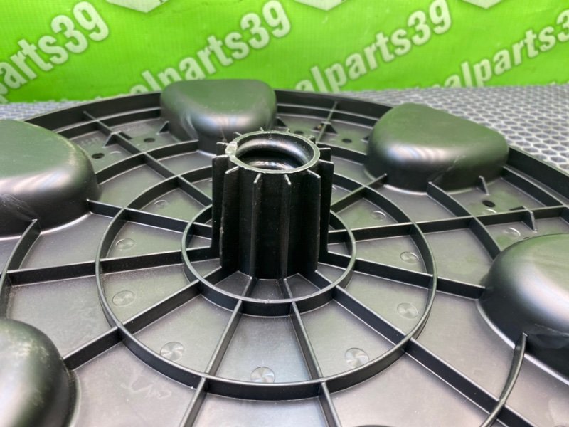 Крепление запаски, 1000 рублей, Калининград