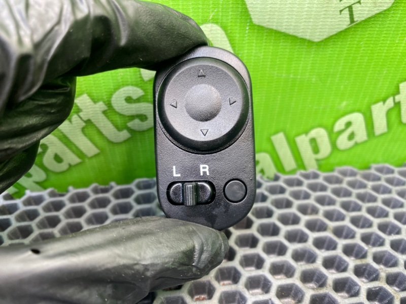 Джойстик зеркал, 500 рублей, Калининград