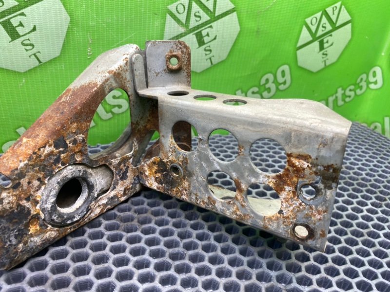 Кронштейн, 1600 рублей, Калининград