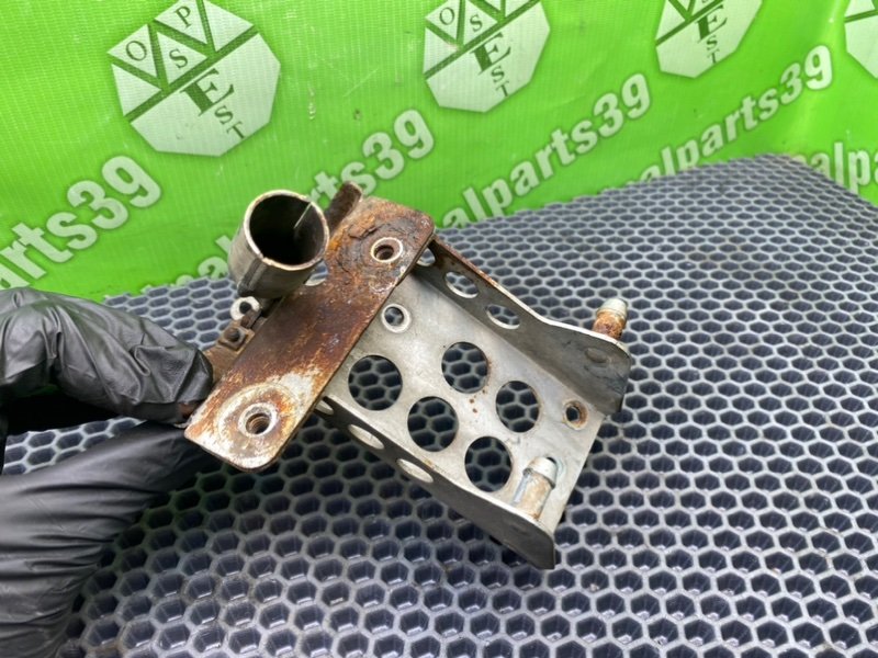 Кронштейн, 1600 рублей, Калининград