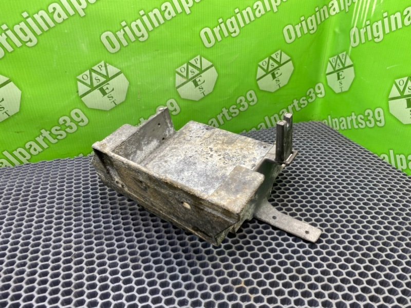 Кронштейн, 2600 рублей, Калининград