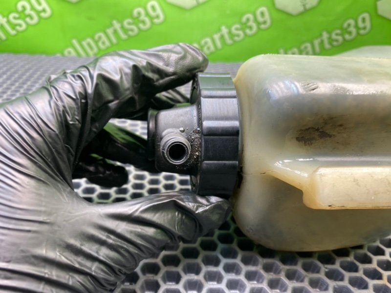 Бачок гидравлической подвески, 1000 рублей, Калининград