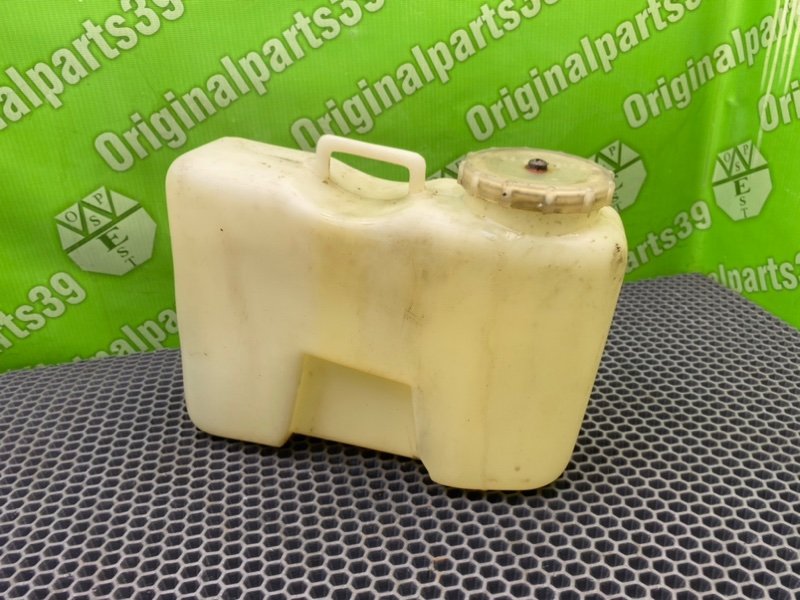 Бачок омывателя заднего стекла, 1600 рублей, Калининград