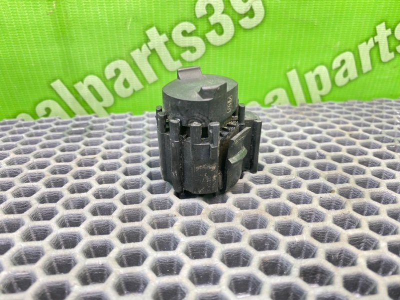 Кнопка кикдауна, 1000 рублей, Калининград