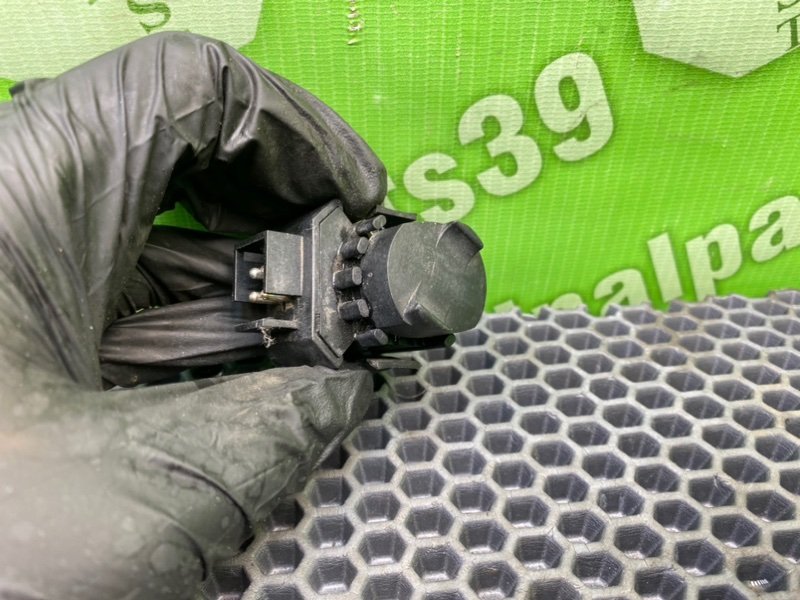 Кнопка кикдауна, 1000 рублей, Калининград