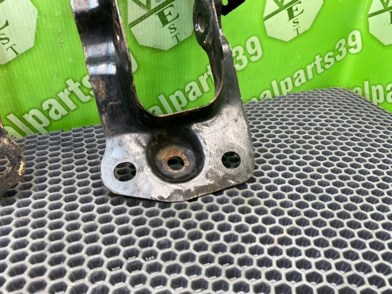 Кронштейны, 1000 рублей, Калининград