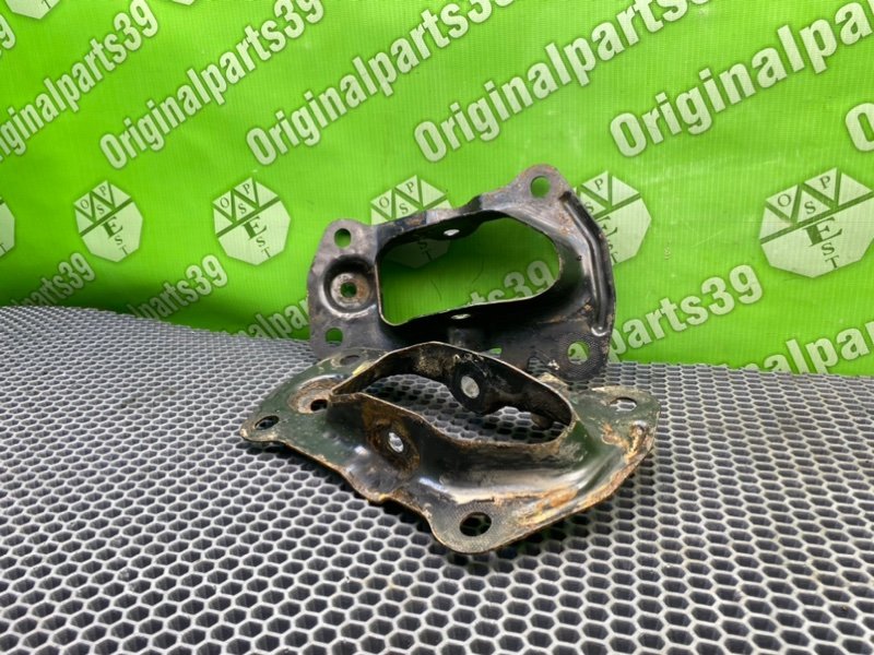 Кронштейны, 1000 рублей, Калининград