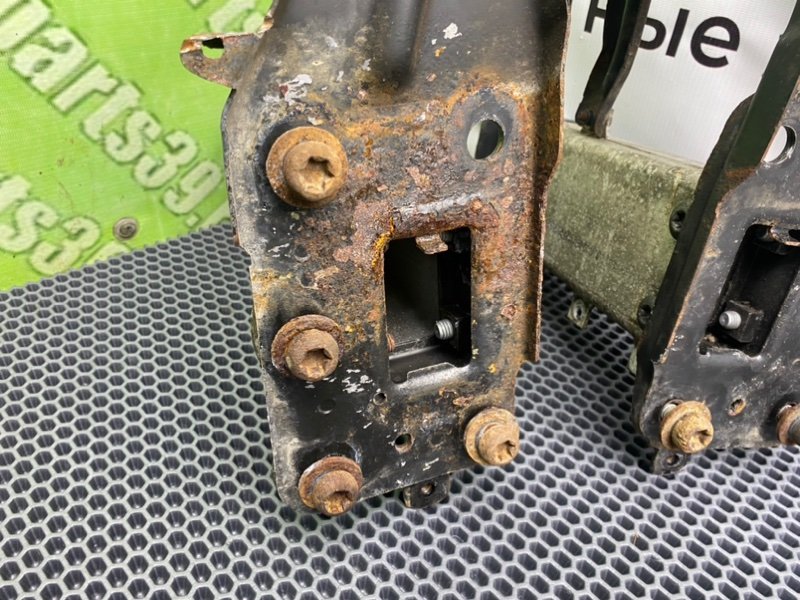 Кронштейны, 2300 рублей, Калининград