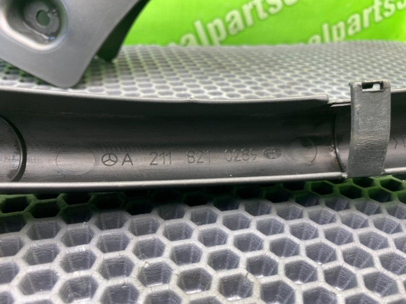 Накладки петель багажника, 900 рублей, Калининград