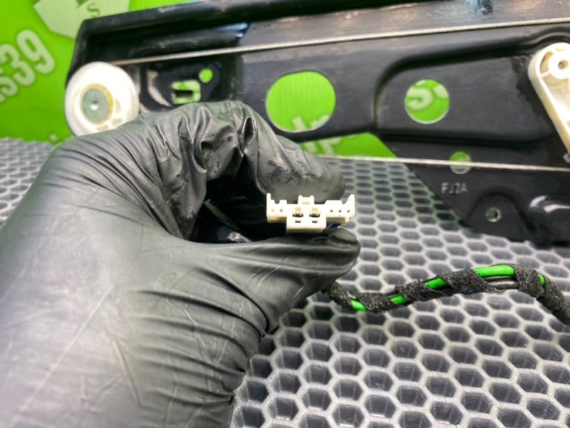 Стеклоподъемник, 1000 рублей, Калининград