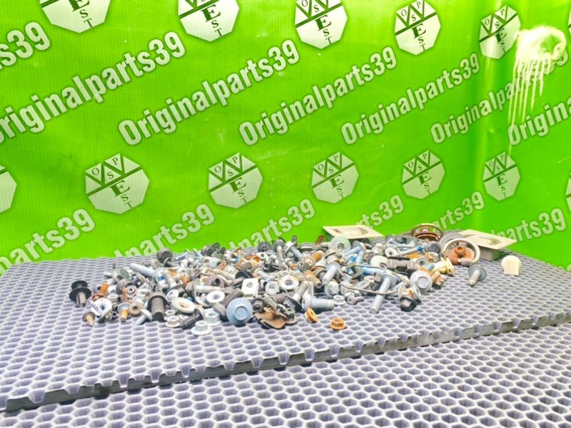 Болты салона, 2000 рублей, Калининград