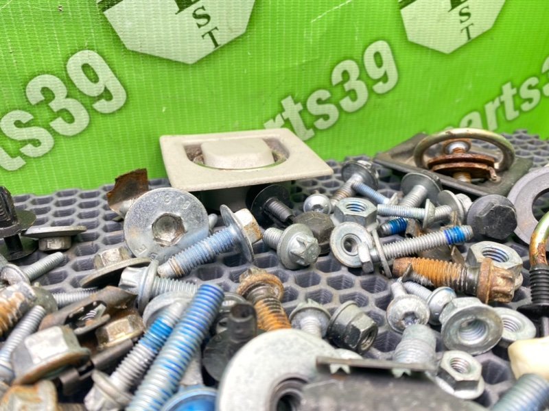 Болты салона, 2000 рублей, Калининград