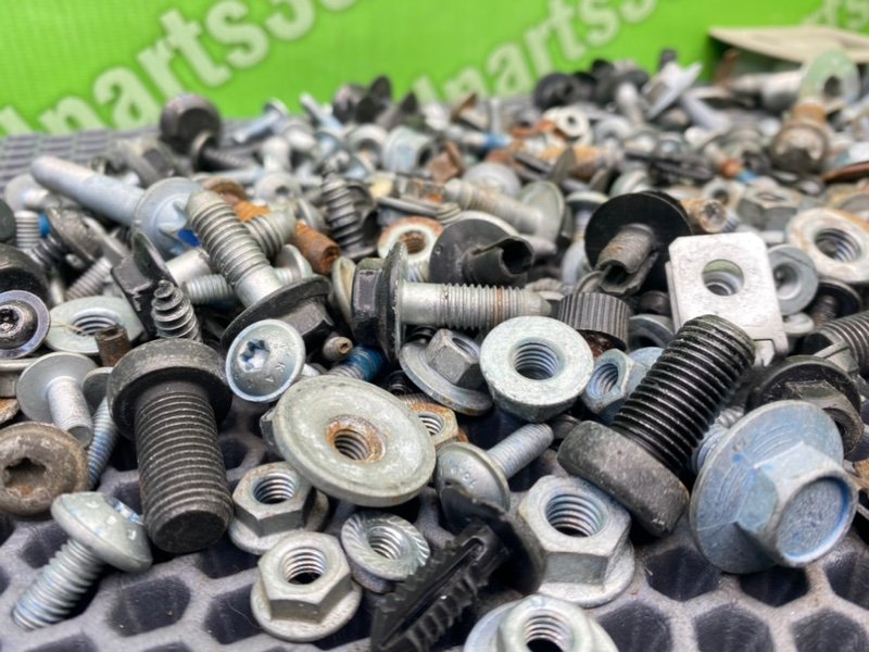 Болты салона, 2000 рублей, Калининград