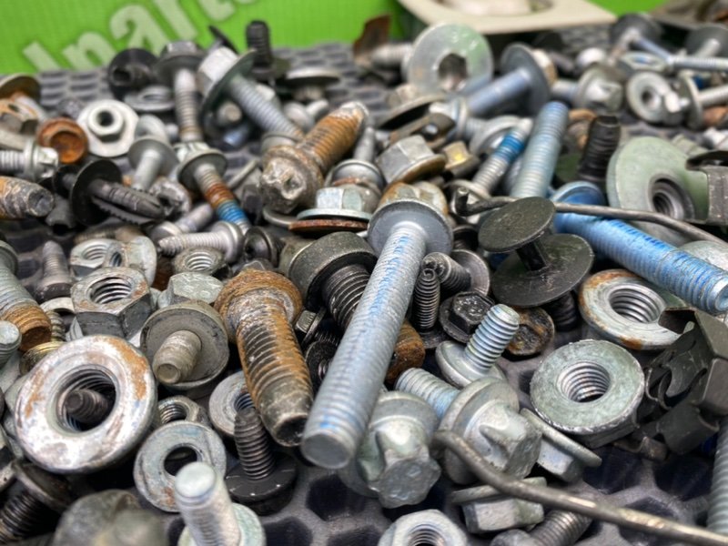 Болты салона, 2000 рублей, Калининград