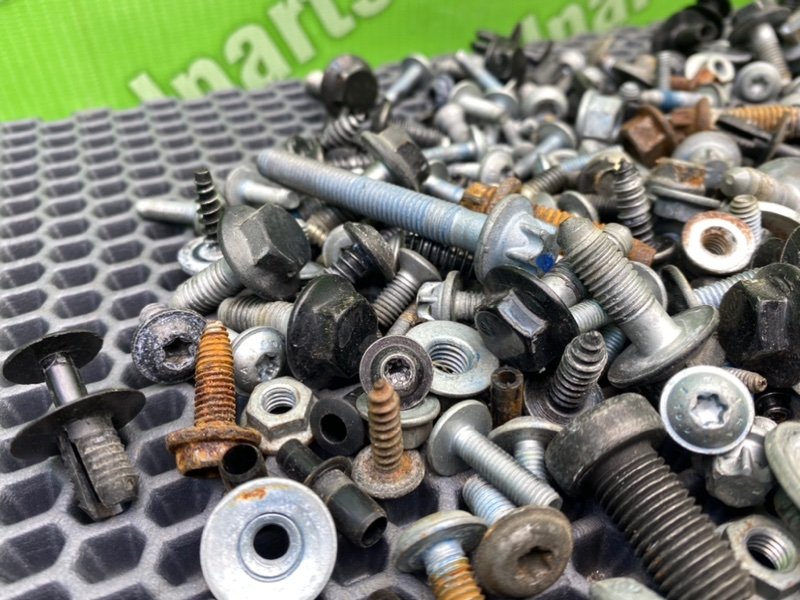 Болты салона, 2000 рублей, Калининград