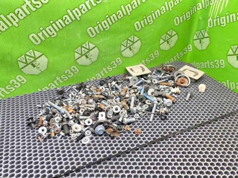 Болты салона, 2000 рублей, Калининград