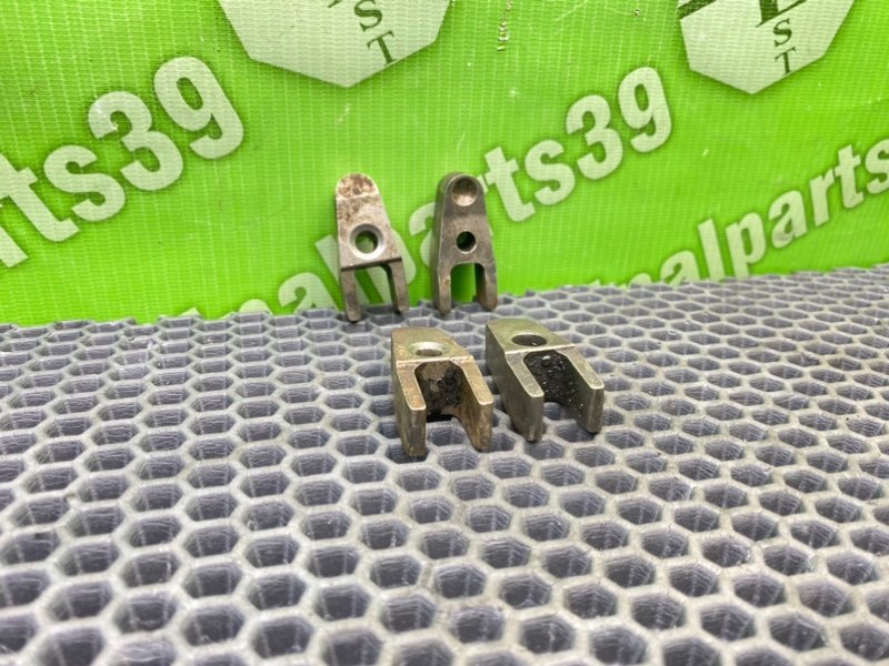 Кронштейны, 2300 рублей, Калининград