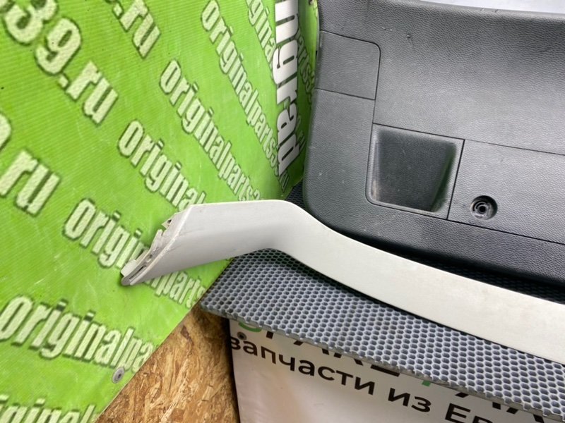 Обшивка крышки багажника, 2000 рублей, Калининград