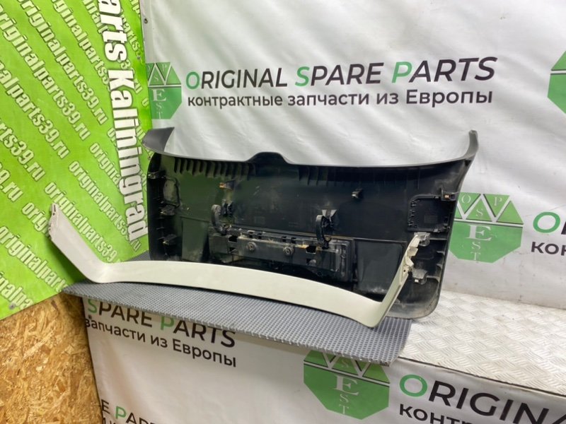 Обшивка крышки багажника, 2000 рублей, Калининград