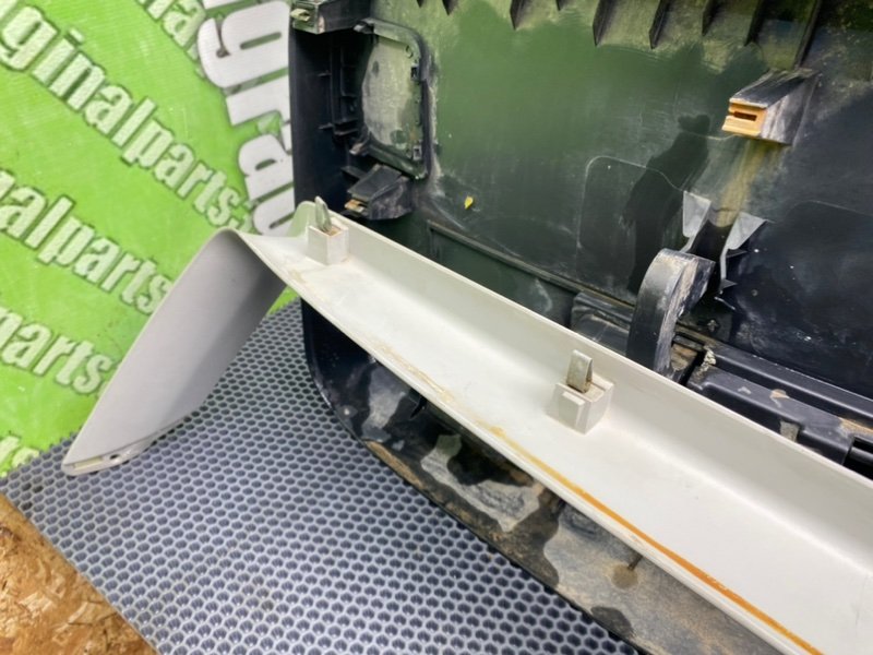 Обшивка крышки багажника, 2000 рублей, Калининград