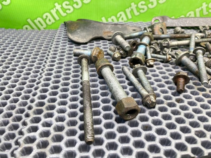 Болты двигателя, 1700 рублей, Калининград