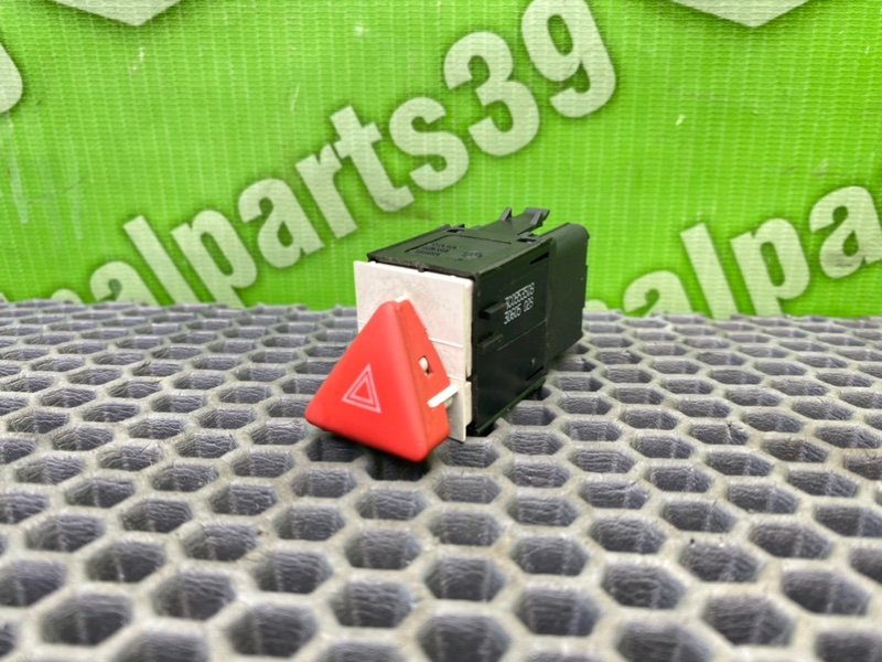 Кнопка аварийки, 900 рублей, Калининград