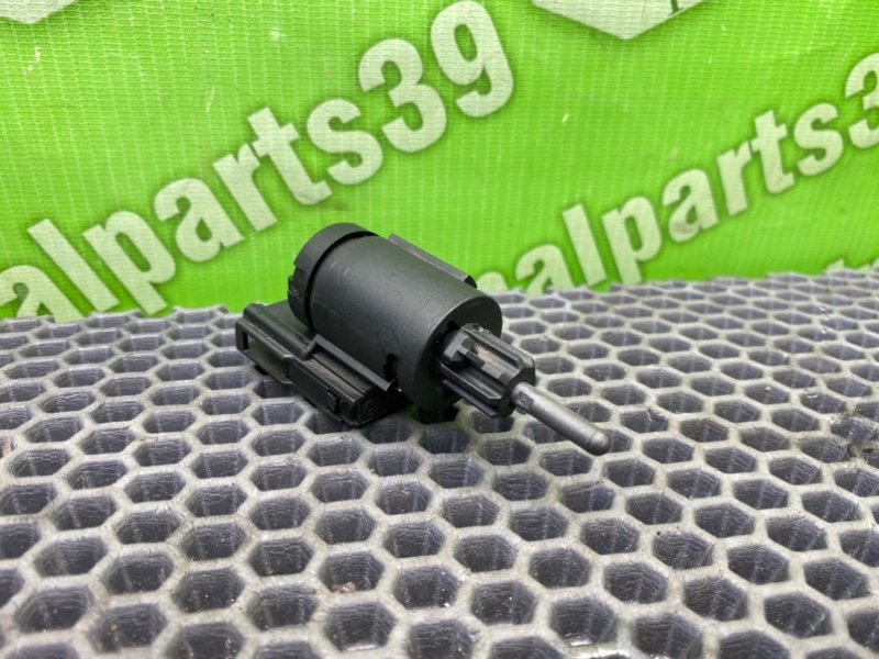 Концевик стоп-сигнала, 1000 рублей, Калининград