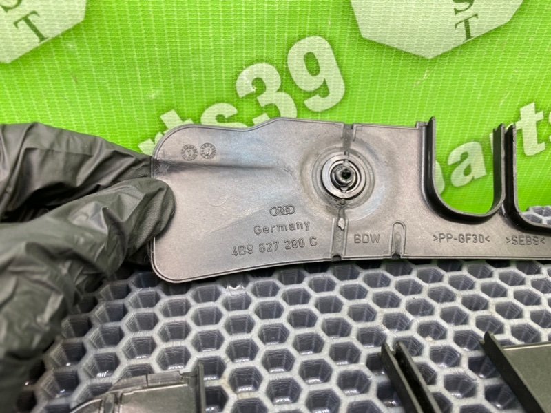 Накладки петель багажника, 900 рублей, Калининград