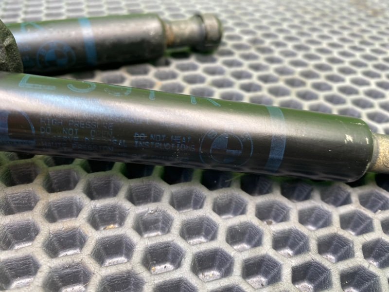 Амортизатор капота, 800 рублей, Калининград