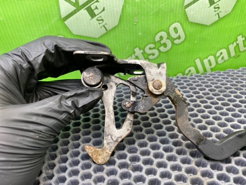 Крюк замка капота, 1400 рублей, Калининград