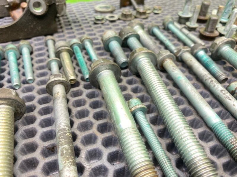 Болты двигателя, 1700 рублей, Калининград