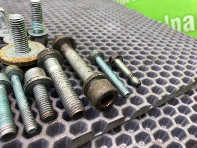 Болты двигателя, 1700 рублей, Калининград