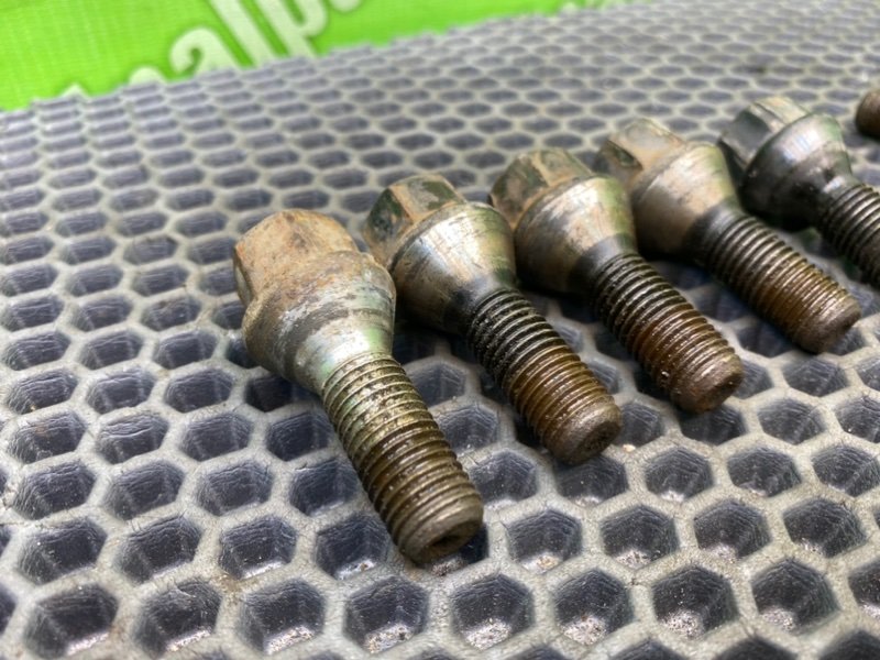 Колесные болты, 1500 рублей, Тверь