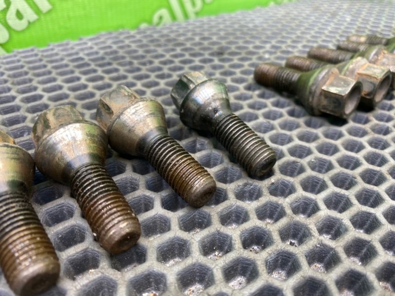 Колесные болты, 1500 рублей, Тверь