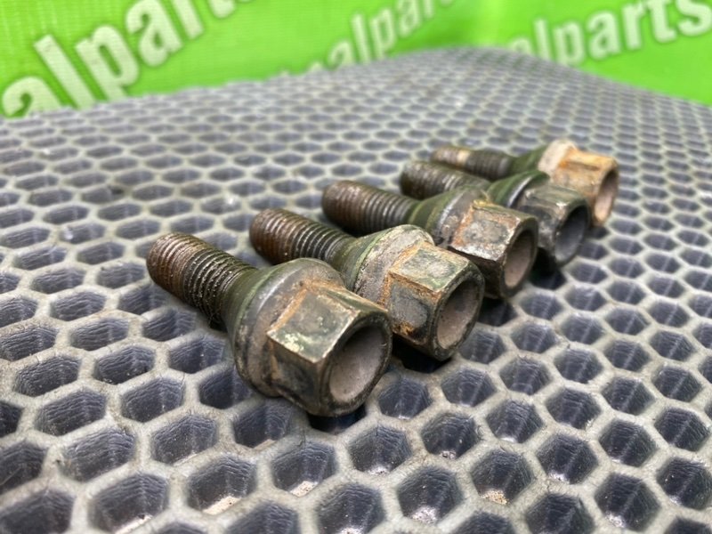 Колесные болты, 1500 рублей, Тверь