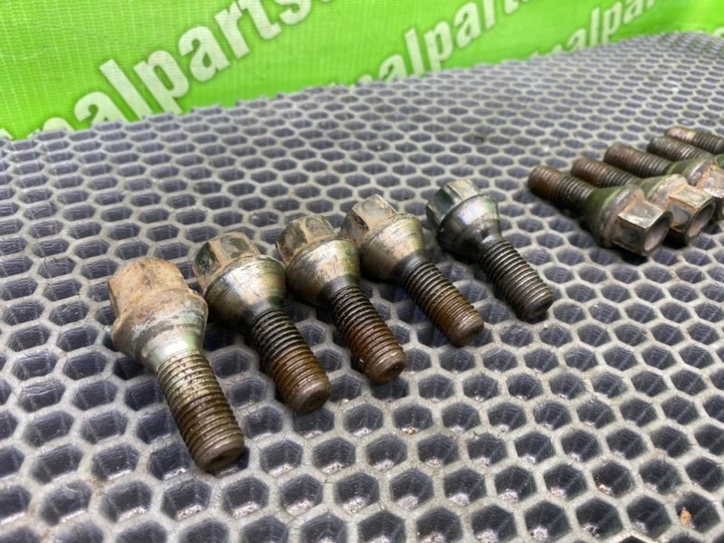 Колесные болты, 1500 рублей, Тверь