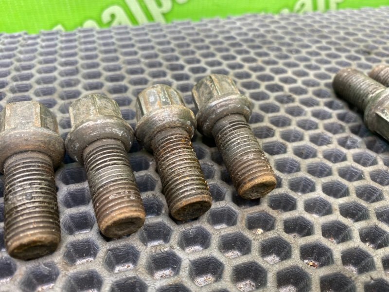 Колесные болты, 1100 рублей, Тверь