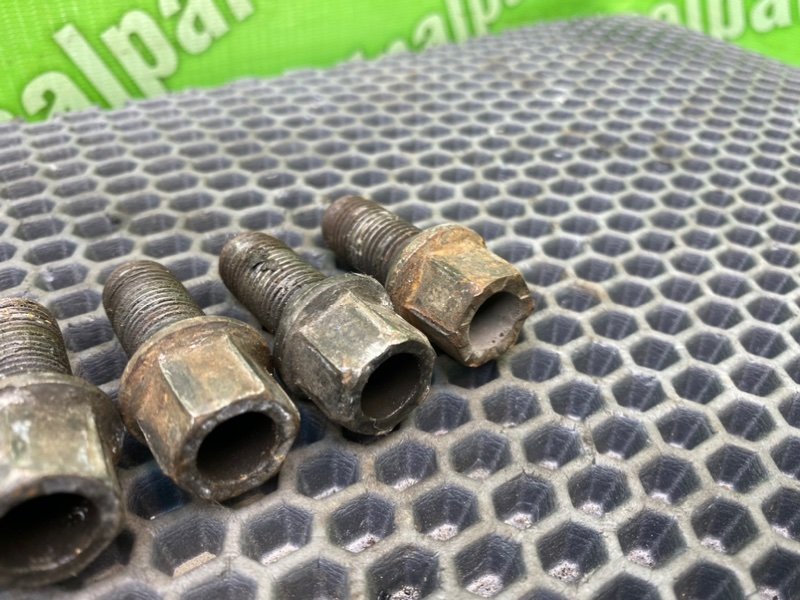 Колесные болты, 1100 рублей, Тверь