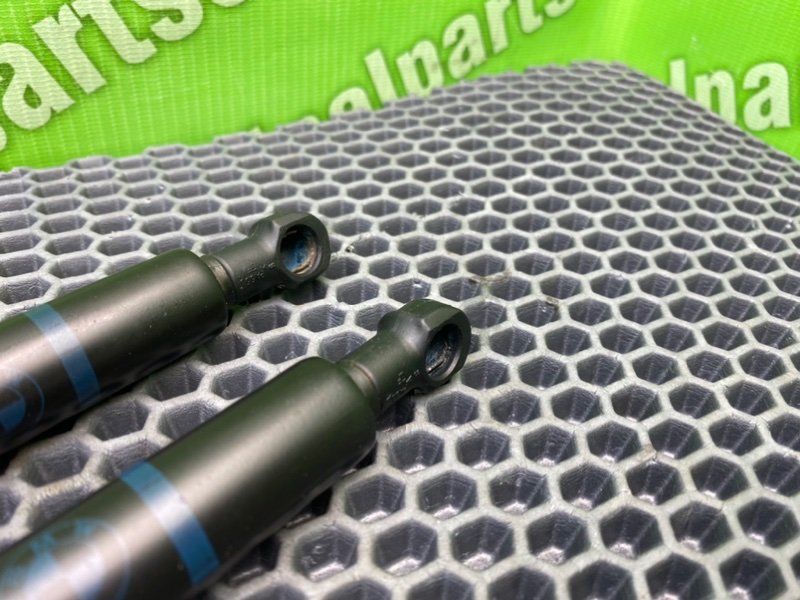 Амортизатор капота, 900 рублей, Калининград