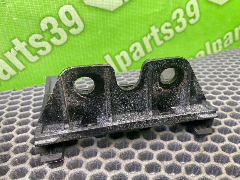 Кронштейны, 1000 рублей, Калининград