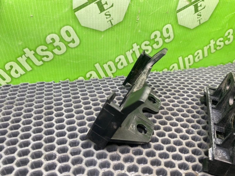 Кронштейны, 1000 рублей, Калининград