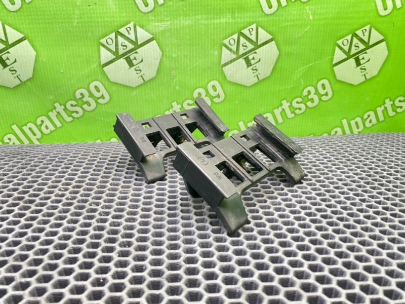 Кронштейны, 1000 рублей, Калининград