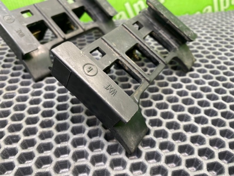 Кронштейны, 1000 рублей, Калининград